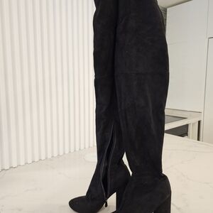 Elegant Black Suede Knee-High Boots